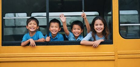Como economizar com transporte escolar gratuito para filhos